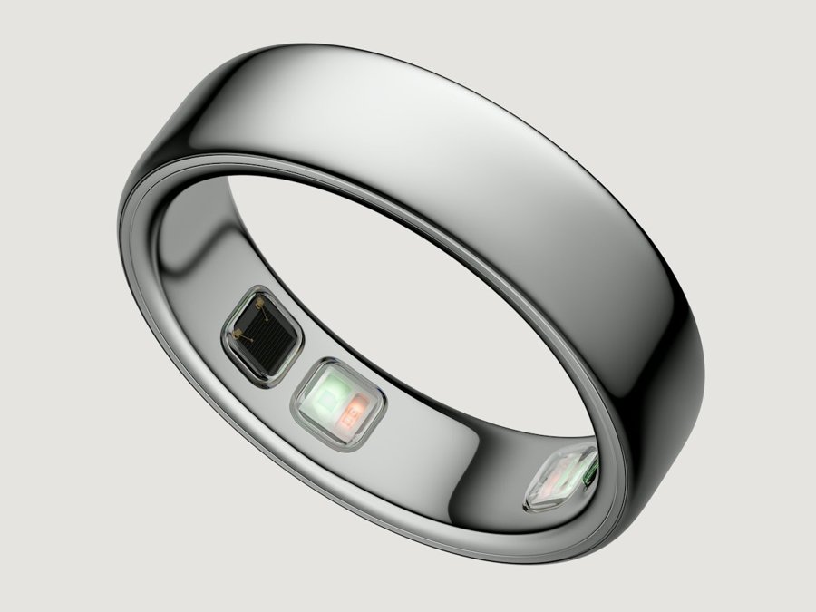 Silver Oura Ring showing its inner sensors